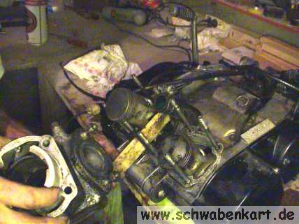 Zylinder beim Zusammenbau nicht nur drehen sondern auch vertauschen.